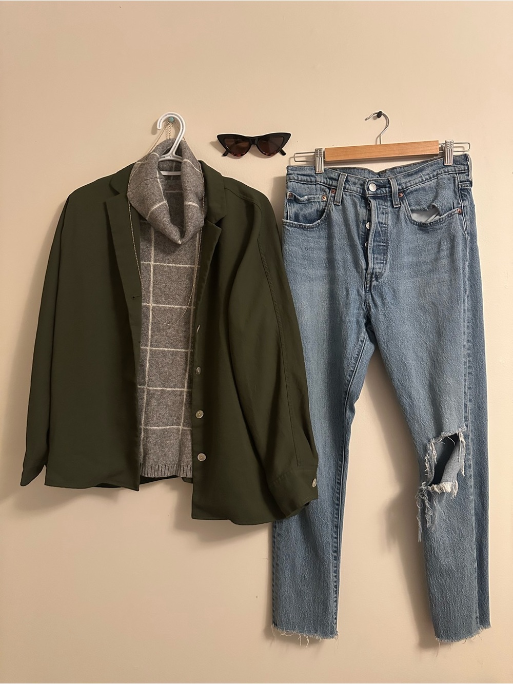 5 Piece Wilfred + Levi’s Casual Fall Outfit Bundle- Small/Medium